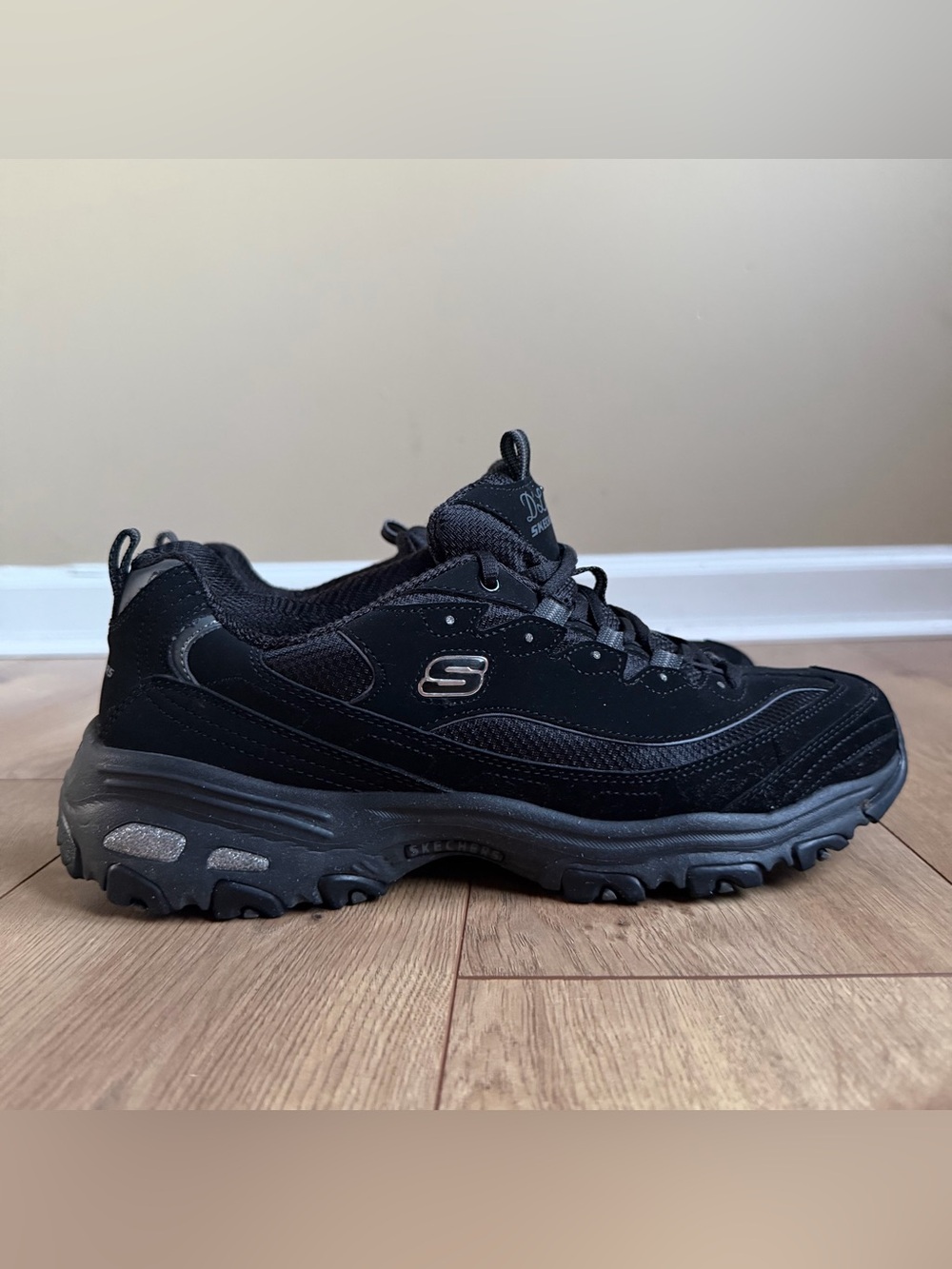 SKECHERS D'Lites Biggest Fan Memory Foam Women’s Athletic Shoes Size 11